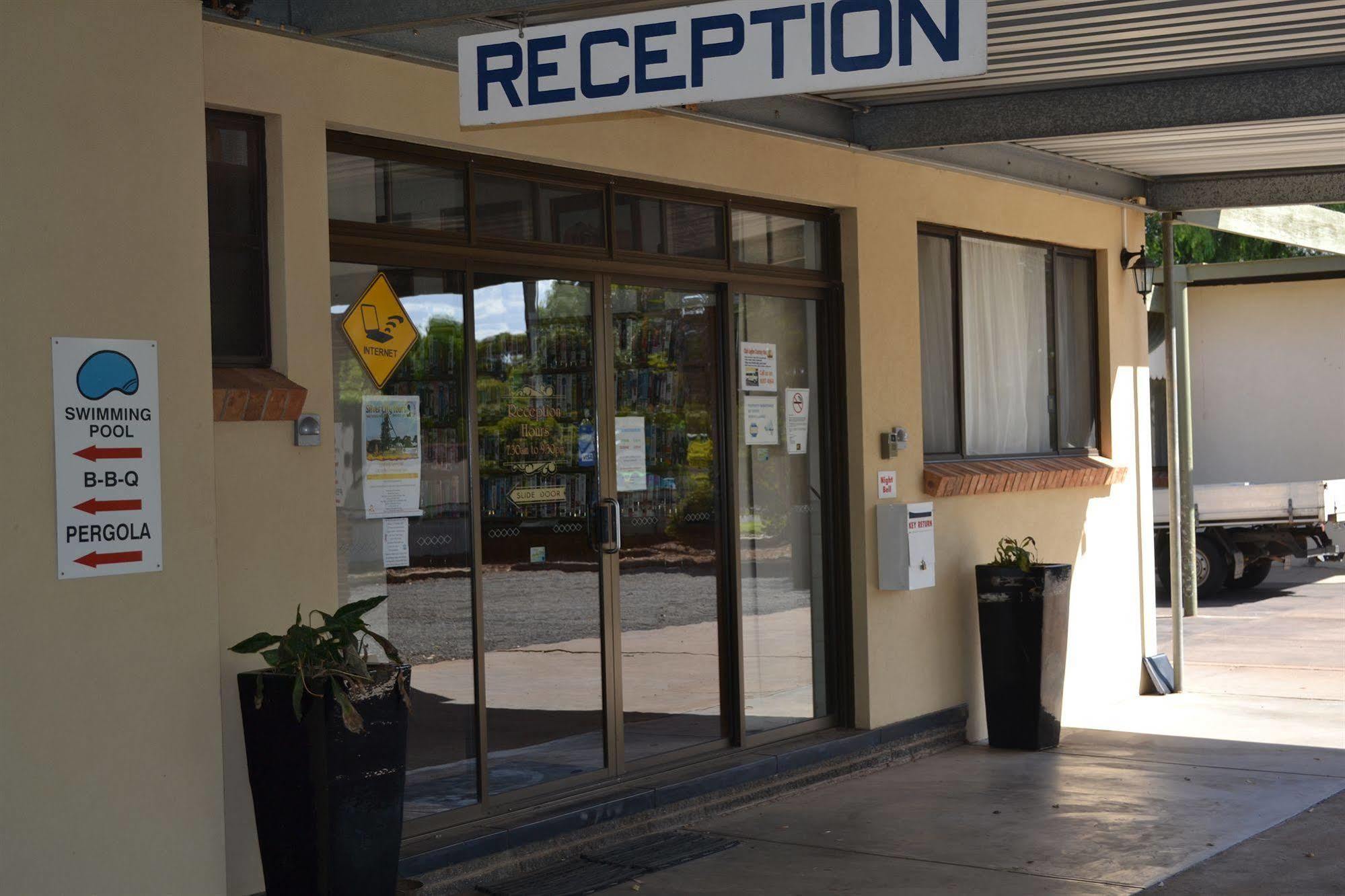 Sturt Motel Broken Hill Exterior foto